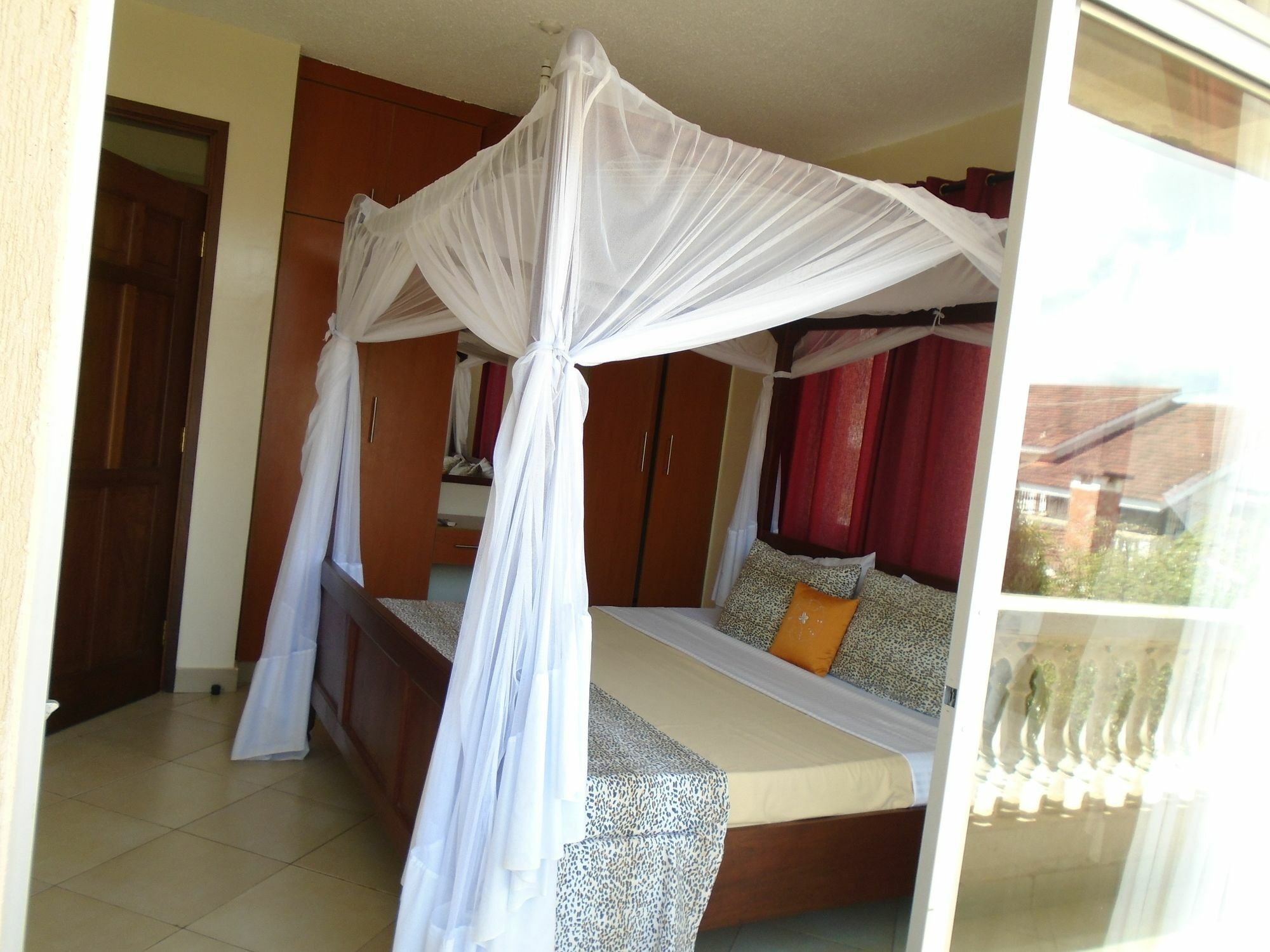 Pawenzi Serviced Apartments Mombasa Exterior foto